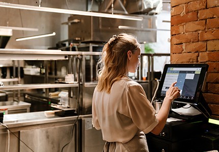 TU COMPETENCIA ESTÁ USANDO ANALÍTICA AVANZADA PARA IMPULSAR SU RESTAURANTE ¿Y TÚ? 