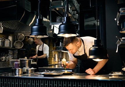 LA MAGIA DE LAS COCINAS ABIERTAS EN LOS RESTAURANTES